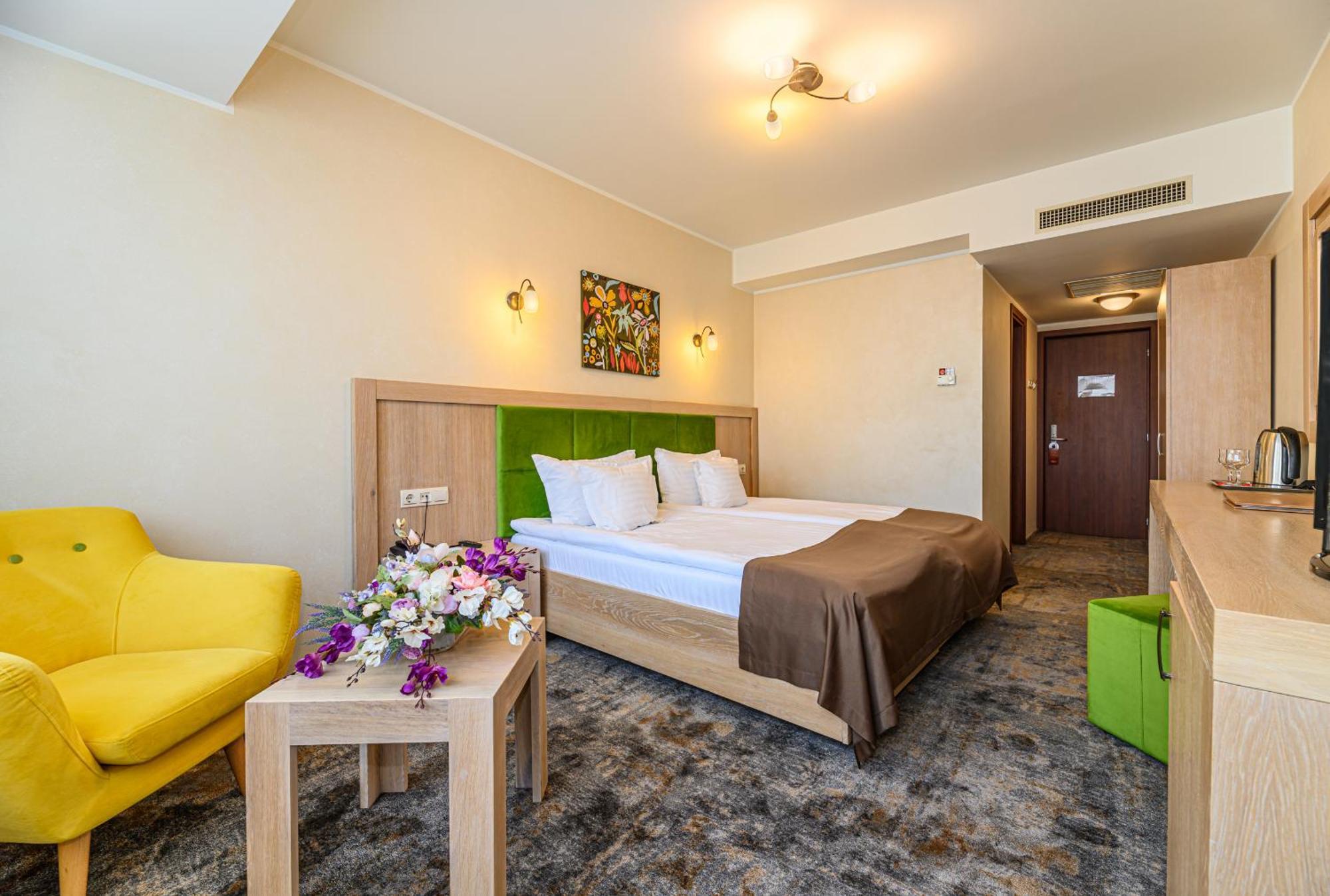 Faleza Hotel By Vega Galati  Exterior photo